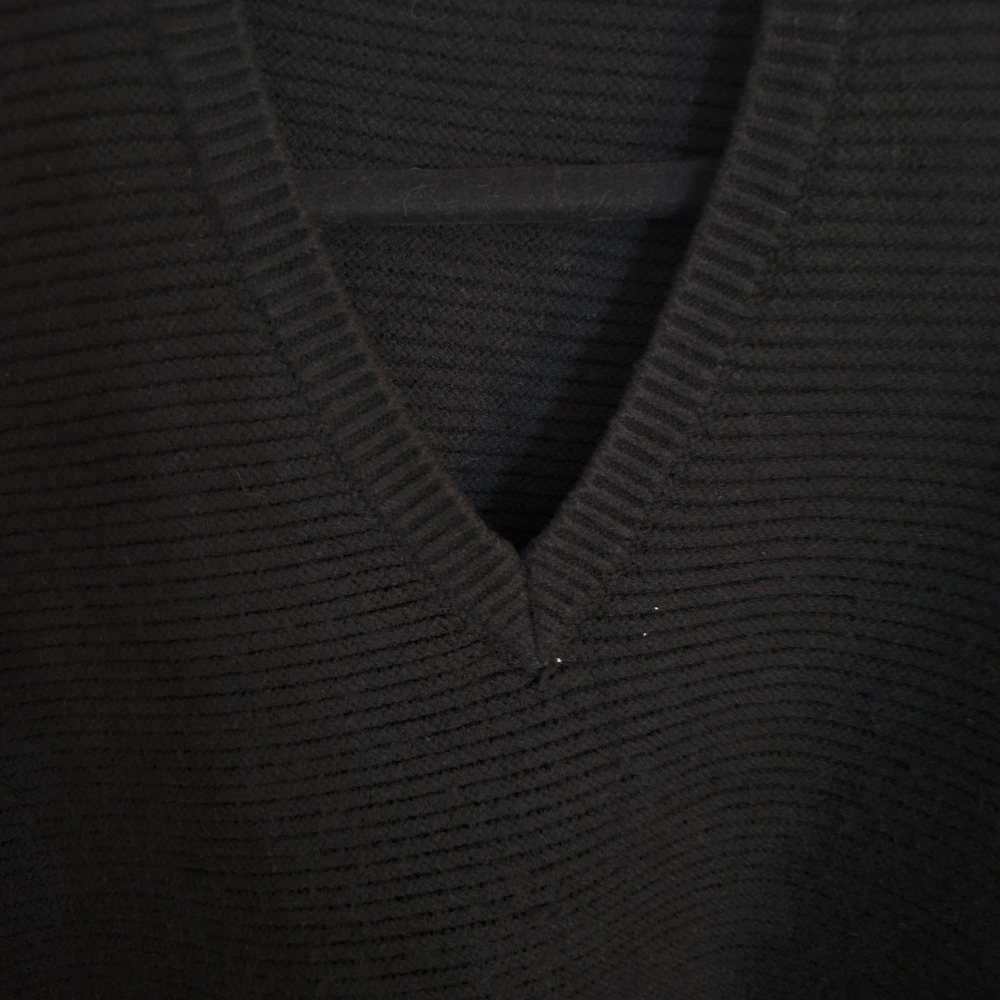 Zara Womens Black Knit Long Sleeve V-neck Ribbed Oversized Sweater size Medium - Picture 3 of 7